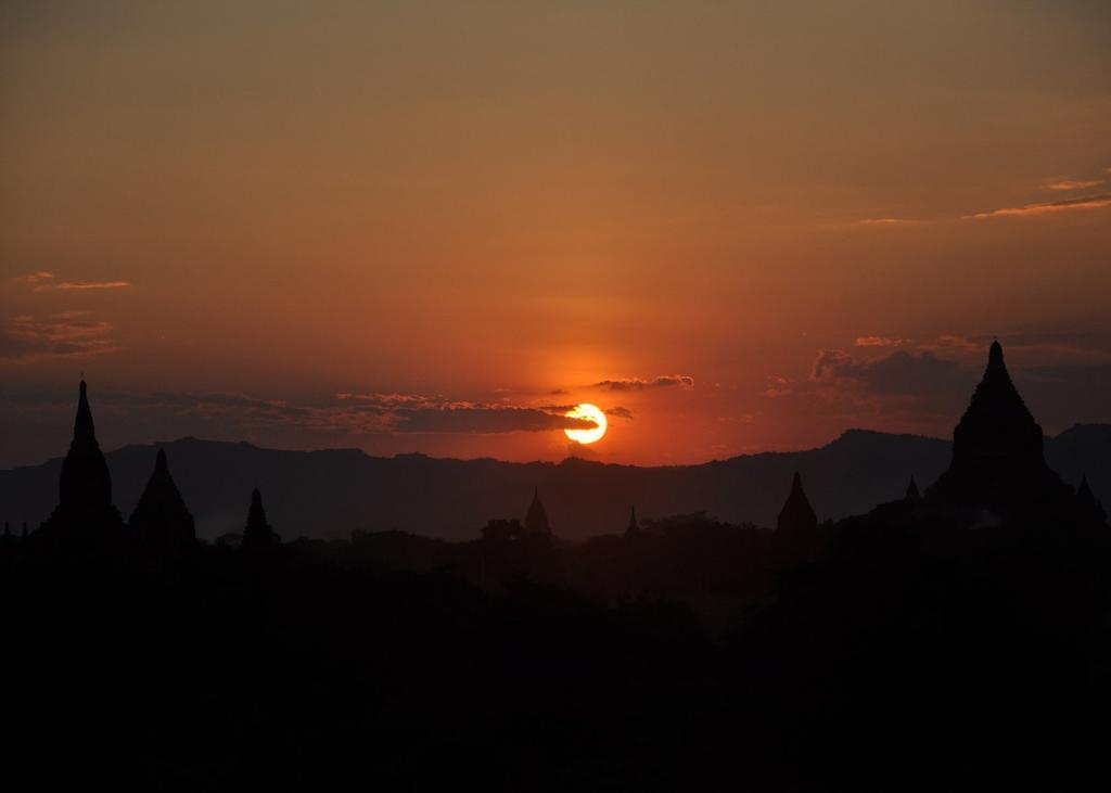 Green Land Motel Bagan Bagian luar foto