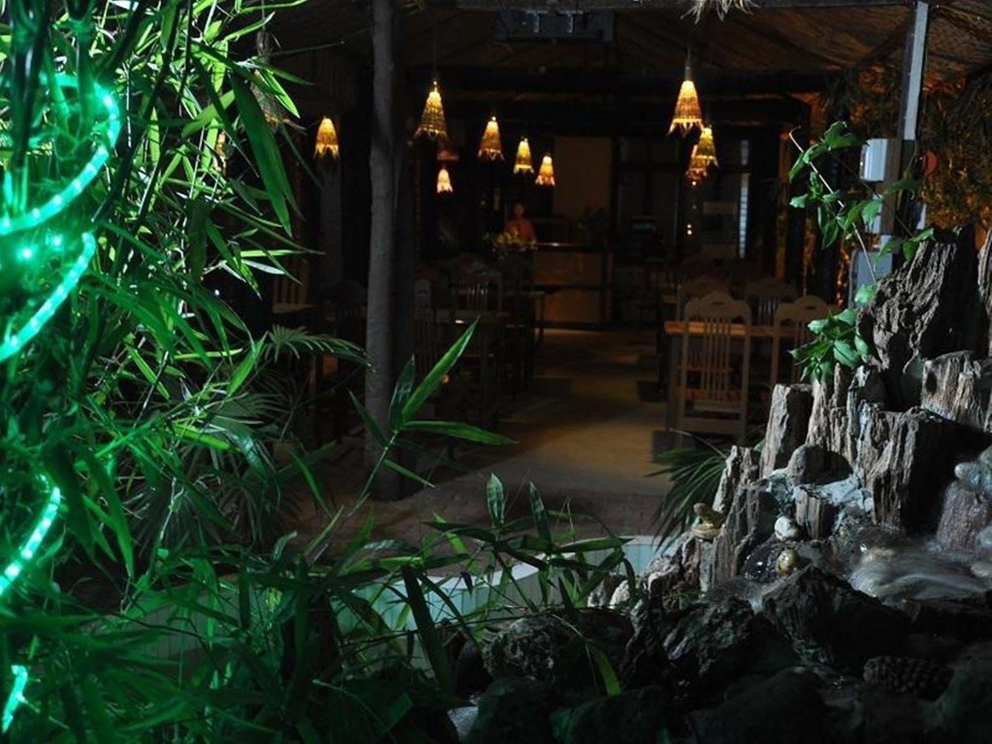 Green Land Motel Bagan Bagian luar foto